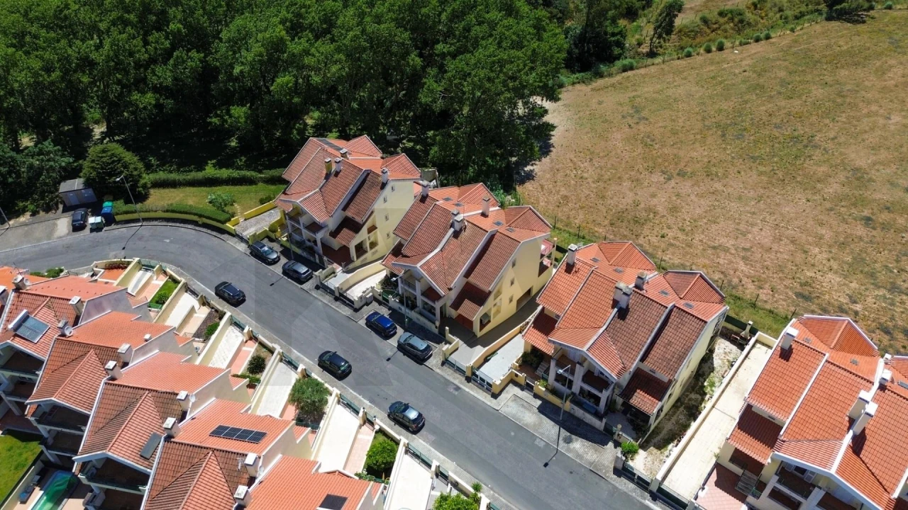 Moradia T3 para Venda em Venda do Pinheiro e Santo Estêvão das Galés Foto 35