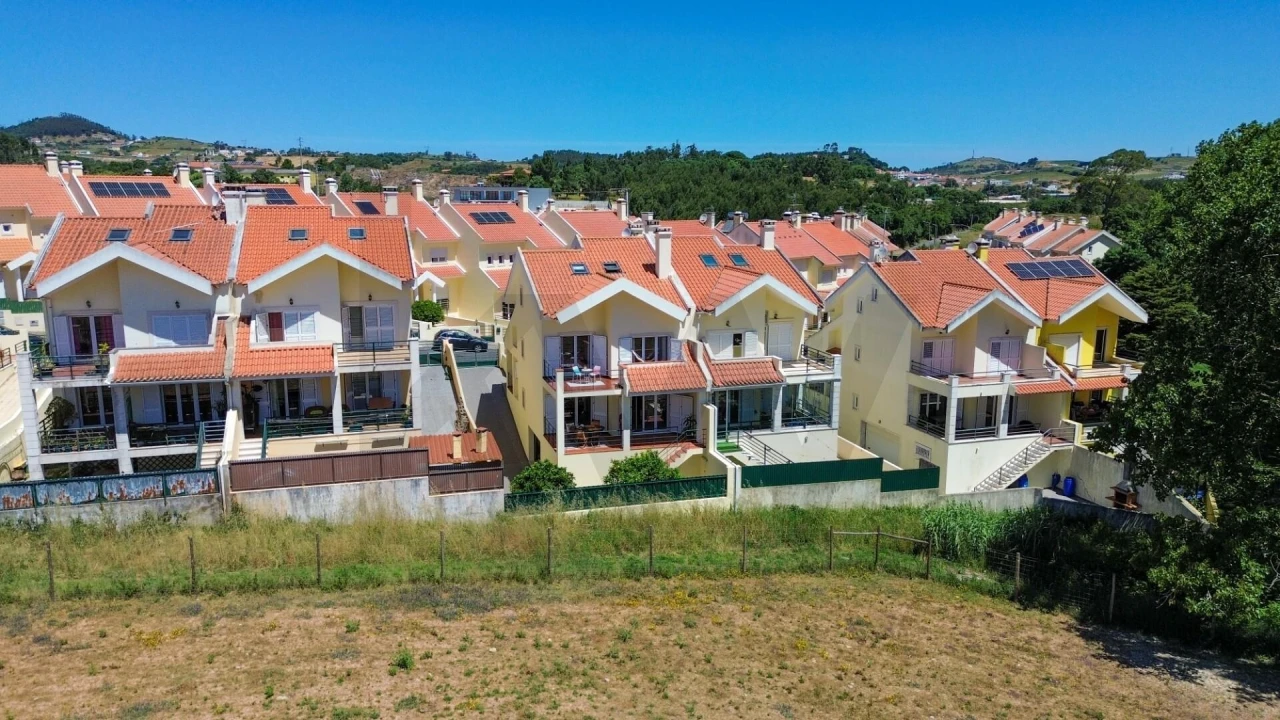Moradia T3 para Venda em Venda do Pinheiro e Santo Estêvão das Galés Foto 34