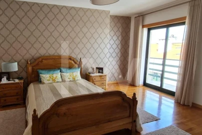 Apartamento T5 para Venda em Castelo Branco
