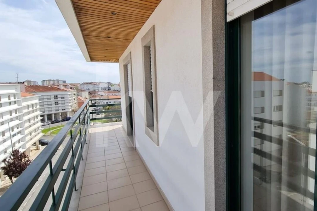Apartamento T5 para Venda em Castelo Branco Foto 4