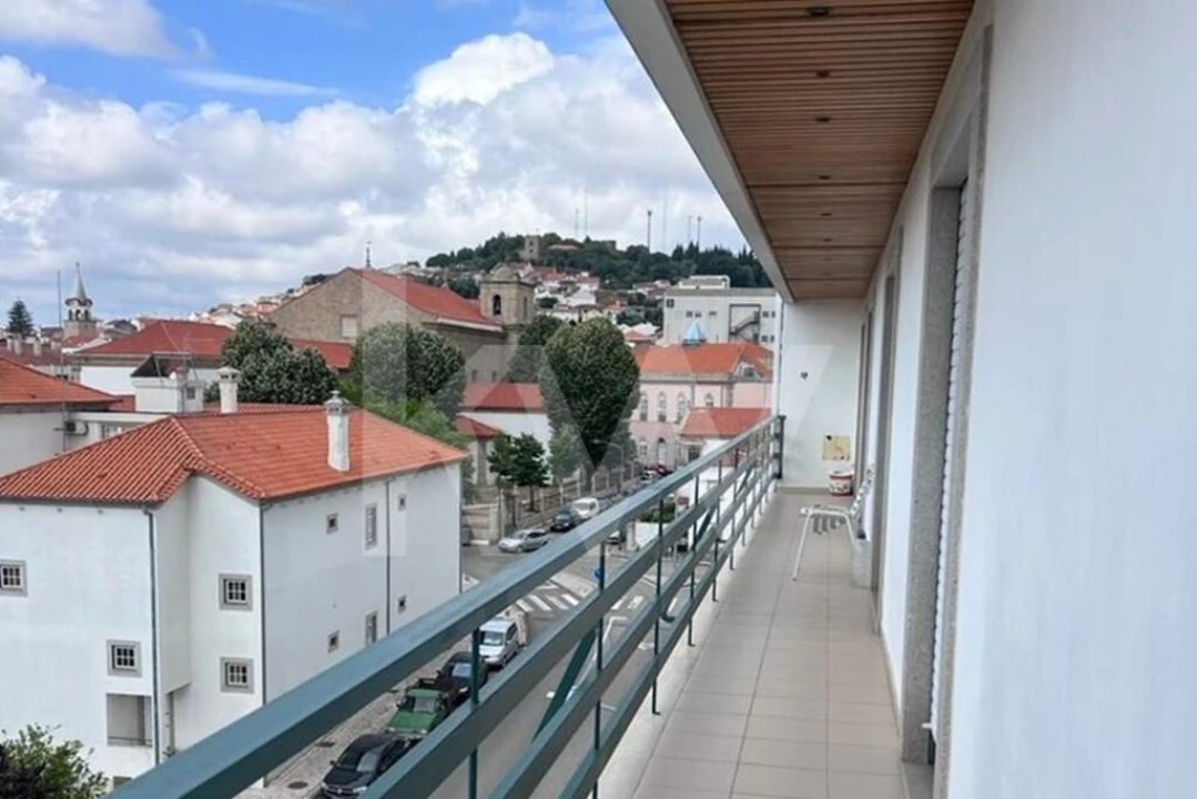 Apartamento T5 para Venda em Castelo Branco Foto 13