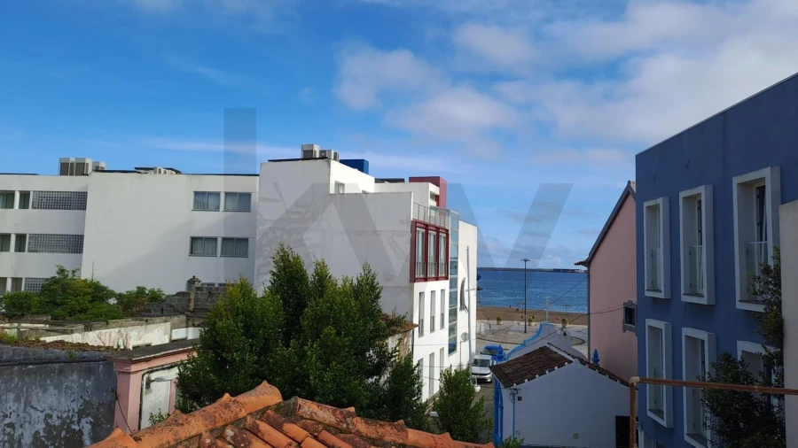 Moradia T2 para Venda em Praia da Vitoria (Santa Cruz) Foto 4