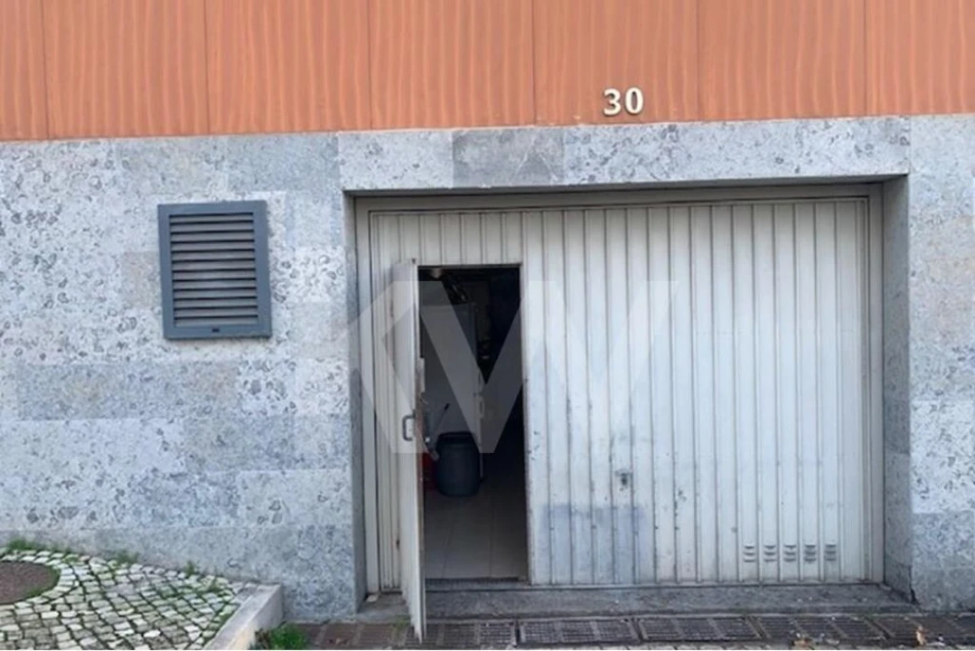 Loja para Venda em Rio de Mouro Foto 3