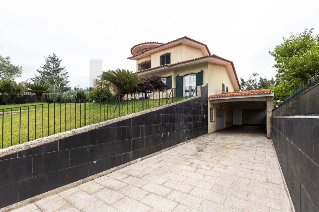 Moradia T4 para Venda em Lousado Foto 2