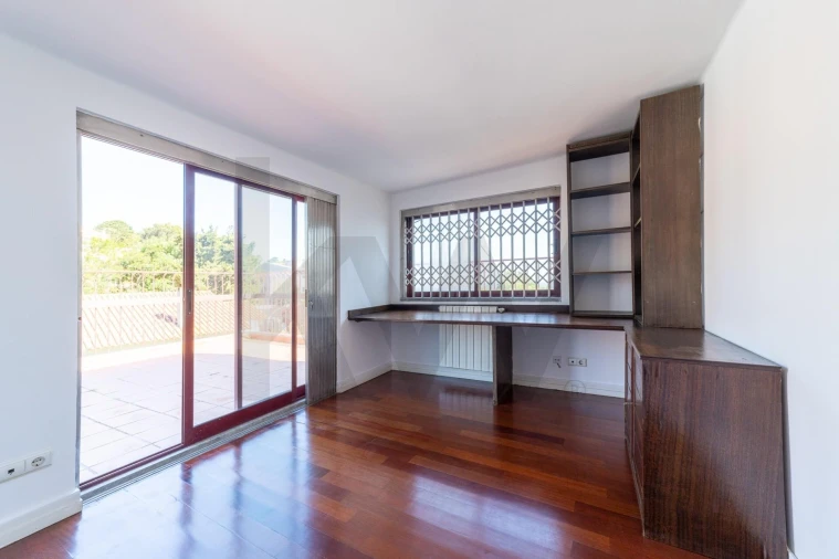 Moradia T5 para Arrendamento em Oeiras e São Julião da Barra, Paço de Arcos e Caxias Foto 35