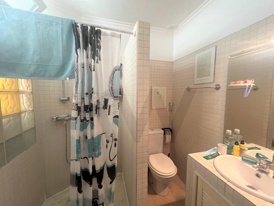 Apartamento T4 para Venda em Santo António Foto 28