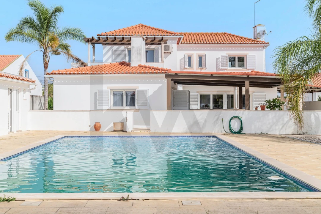 Moradia T4 para Venda em Vendas Novas Foto 1