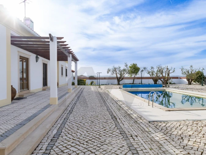 Moradia T4 para Arrendamento em Moita dos Ferreiros Foto 5