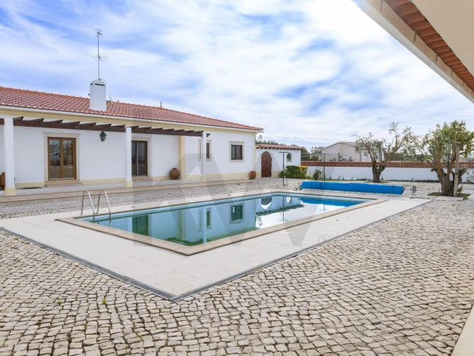 Moradia T4 para Arrendamento em Moita dos Ferreiros Foto 11