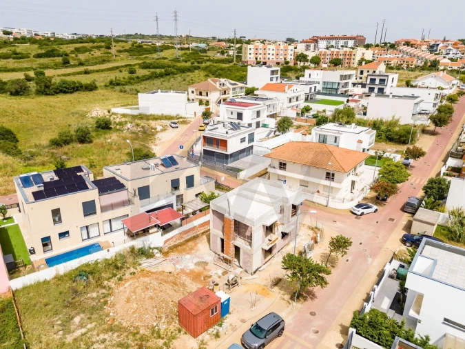 Moradia T3 para Venda em Porto Salvo Foto 19