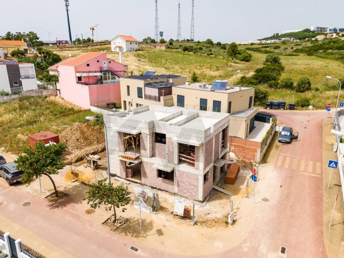 Moradia T3 para Venda em Porto Salvo Foto 9