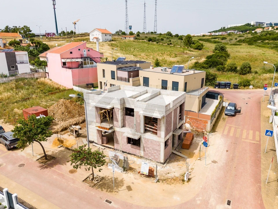 Moradia T3 para Venda em Porto Salvo Foto 9