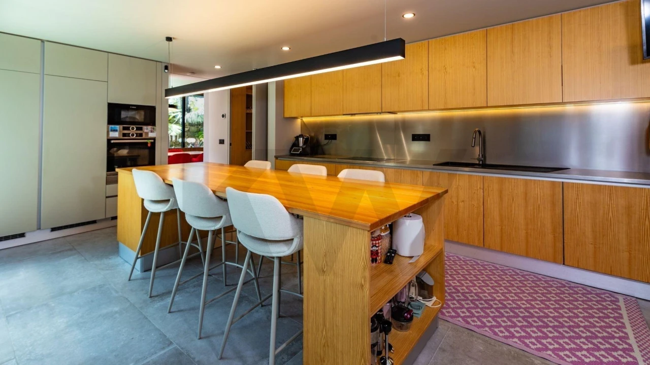 Moradia T4 para Venda em Ponta Delgada (São José) Foto 12