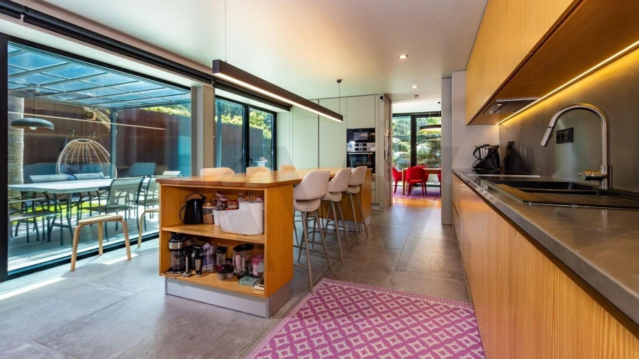 Moradia T4 para Venda em Ponta Delgada (São José) Foto 3