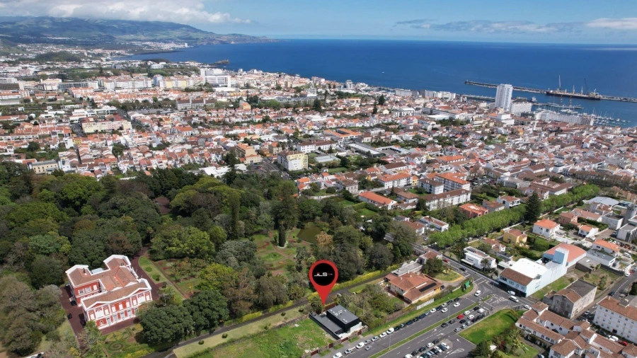 Moradia T4 para Venda em Ponta Delgada (São José) Foto 33