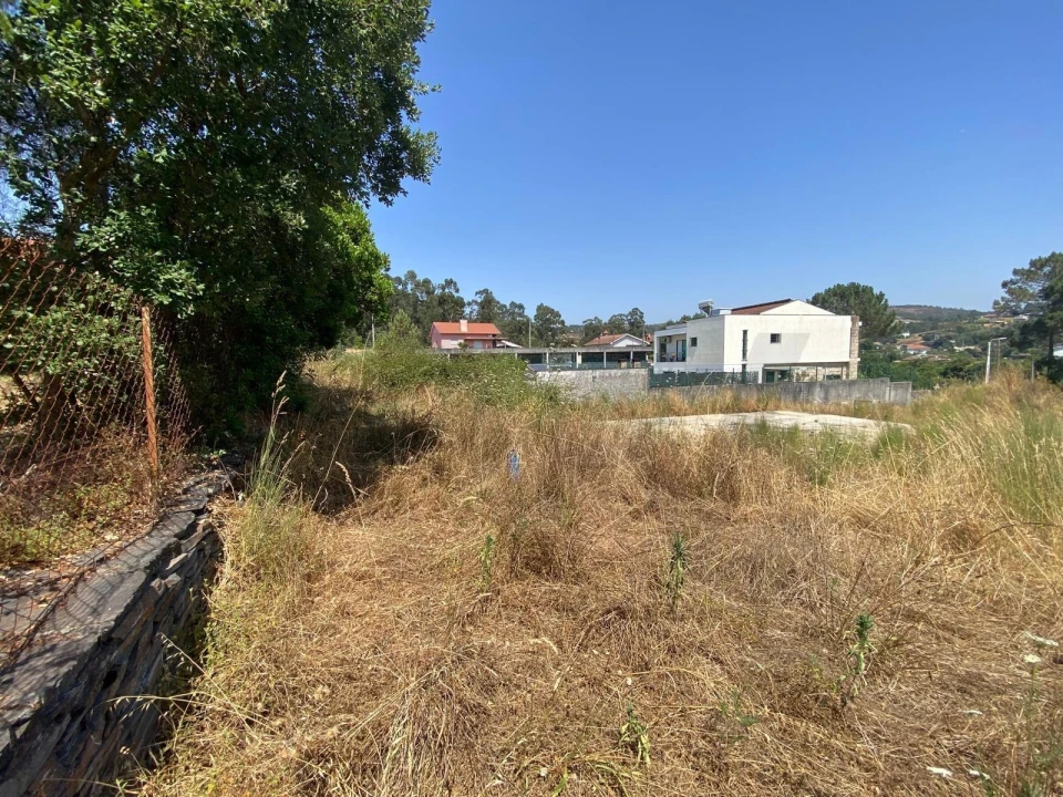 Terreno para Venda em Aguiar de Sousa Foto 4