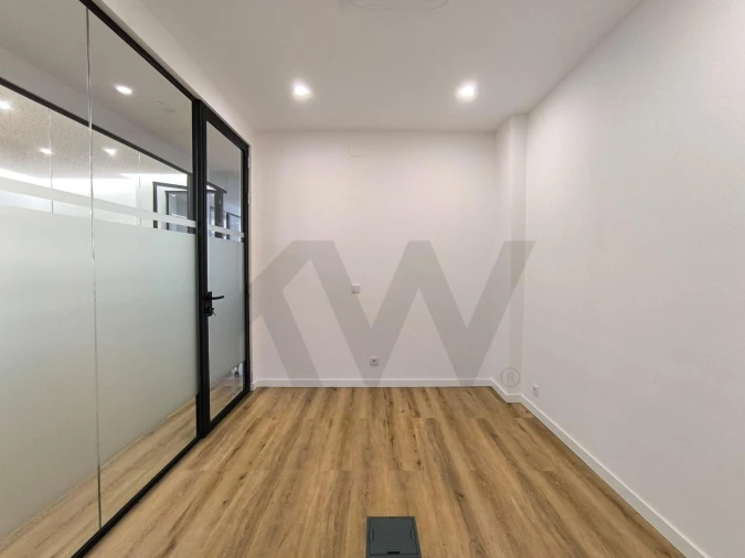 Escritório para Arrendamento em Ramada e Caneças Foto 4