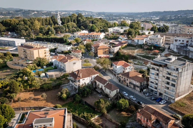 Terreno para Venda em São João da Madeira Foto 4