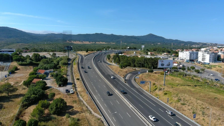 Terreno para Venda em Alcabideche Foto 3