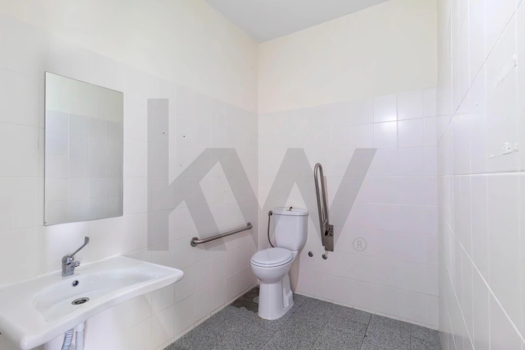 Loja para Venda em Mafamude e Vilar do Paraíso Foto 17