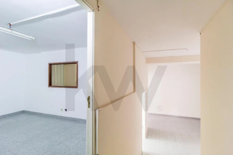 Loja para Venda em Mafamude e Vilar do Paraíso Foto 42