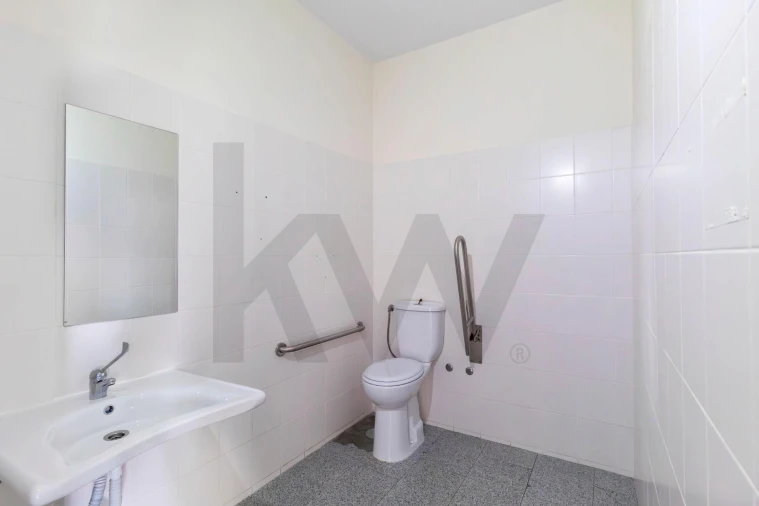 Loja para Venda em Mafamude e Vilar do Paraíso Foto 17