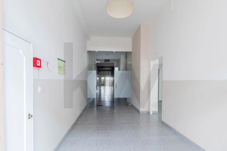 Loja para Venda em Mafamude e Vilar do Paraíso Foto 3