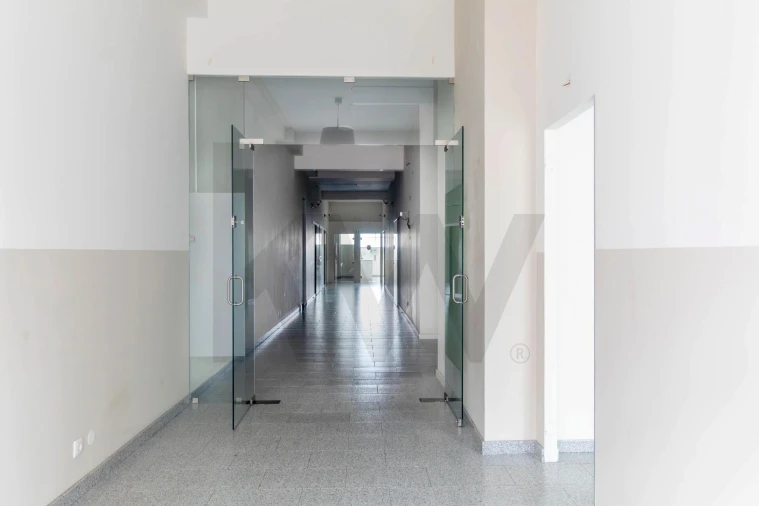 Loja para Venda em Mafamude e Vilar do Paraíso Foto 38