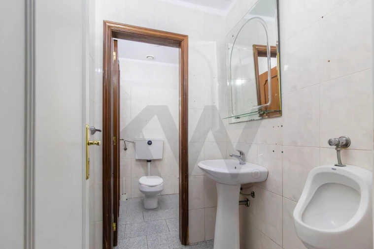 Loja para Venda em Mafamude e Vilar do Paraíso Foto 12