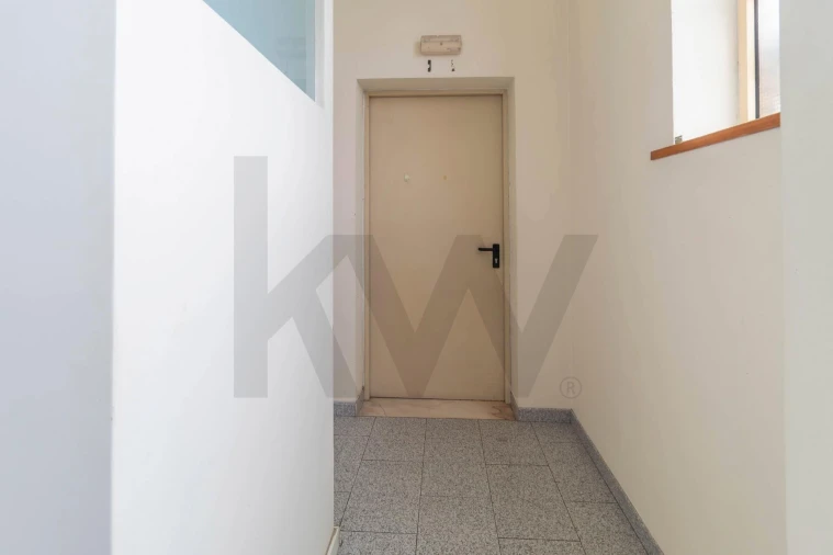 Loja para Venda em Mafamude e Vilar do Paraíso Foto 23