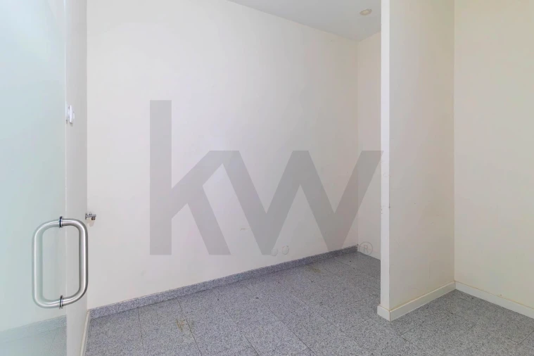 Loja para Venda em Mafamude e Vilar do Paraíso Foto 18