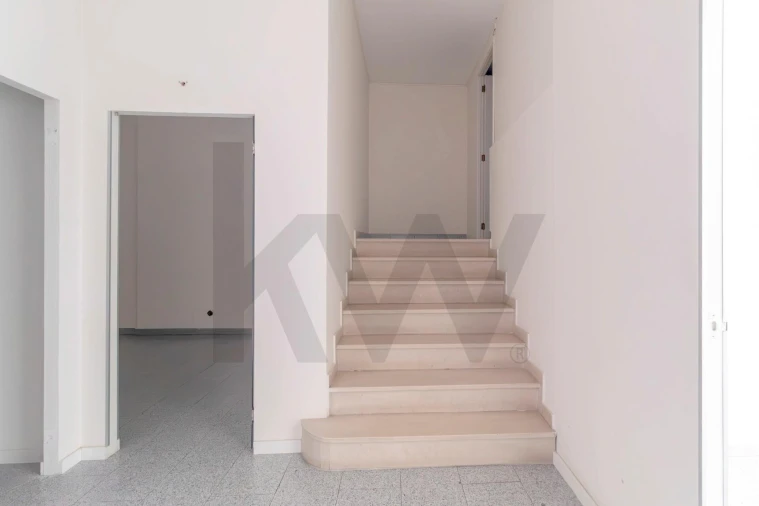 Loja para Venda em Mafamude e Vilar do Paraíso Foto 40