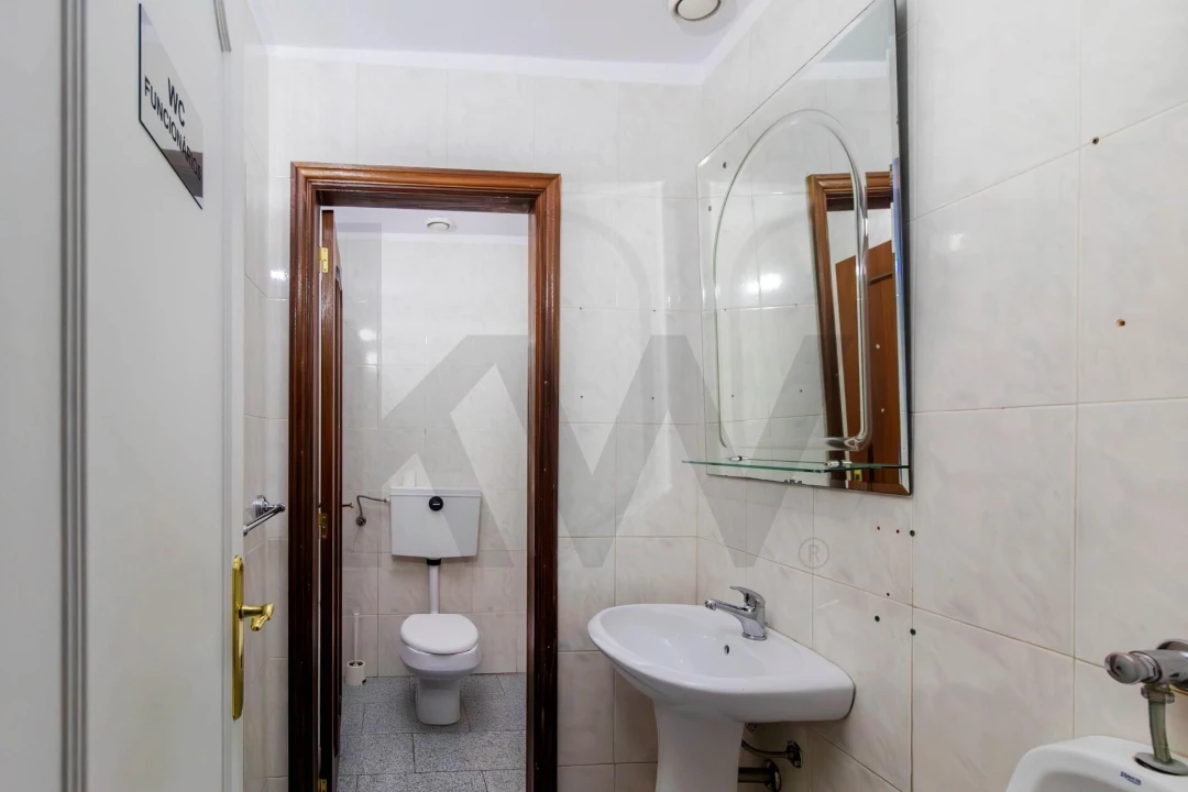 Loja para Venda em Mafamude e Vilar do Paraíso Foto 11