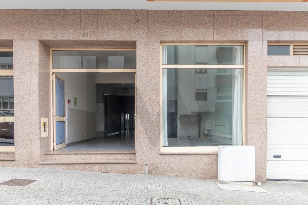 Loja para Venda em Mafamude e Vilar do Paraíso Foto 37