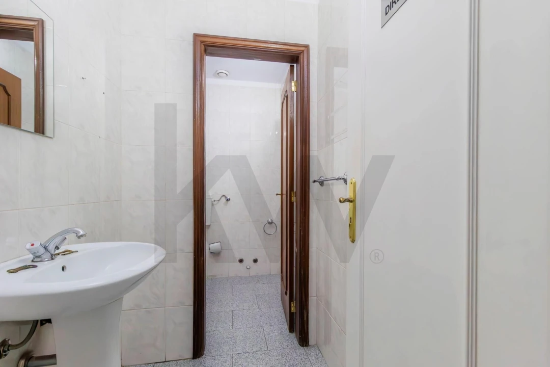 Loja para Venda em Mafamude e Vilar do Paraíso Foto 13