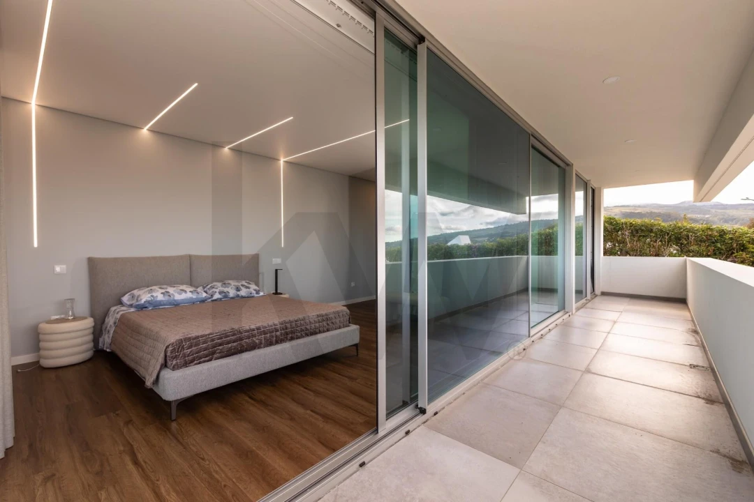 Moradia T3 para Venda em Capelas Foto 22