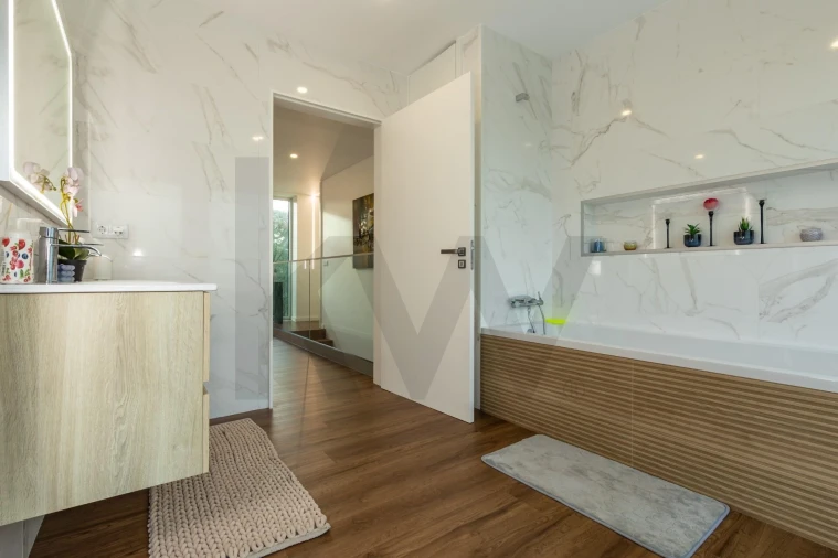 Moradia T3 para Venda em Capelas Foto 35