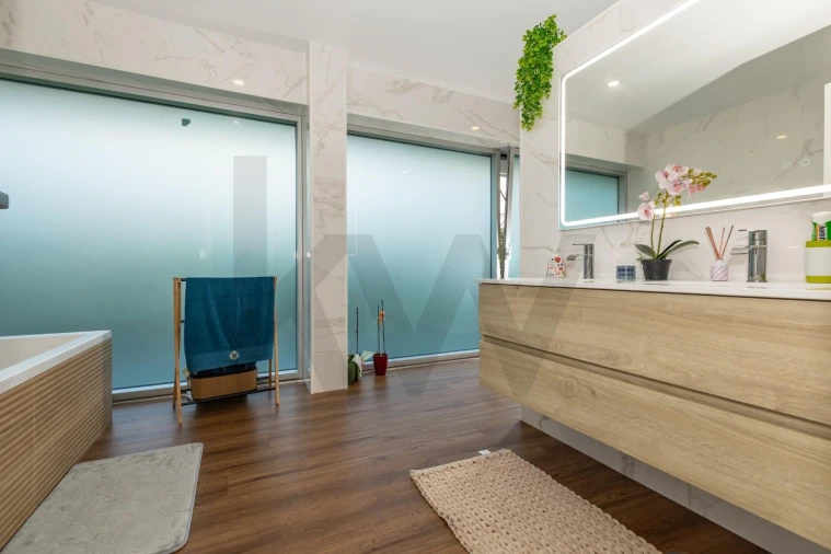 Moradia T3 para Venda em Capelas Foto 34