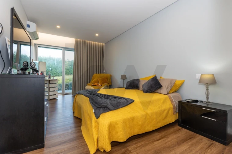 Moradia T3 para Venda em Capelas Foto 30