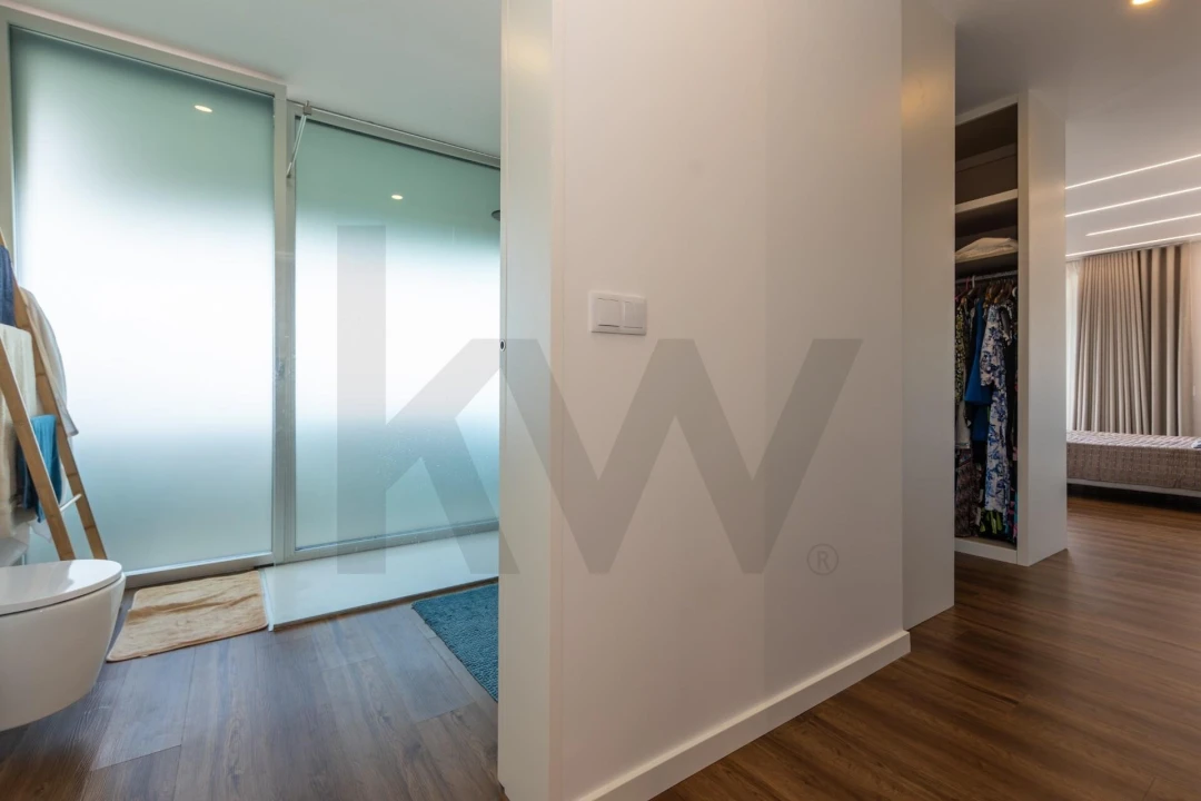 Moradia T3 para Venda em Capelas Foto 17