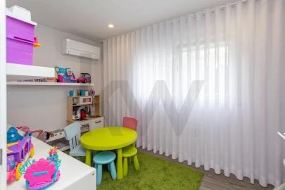 Moradia T4 para Venda em Fernao Ferro