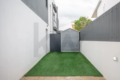 Moradia T4 para Venda em Fernao Ferro