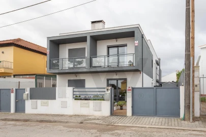 Moradia T4 para Venda em Fernao Ferro