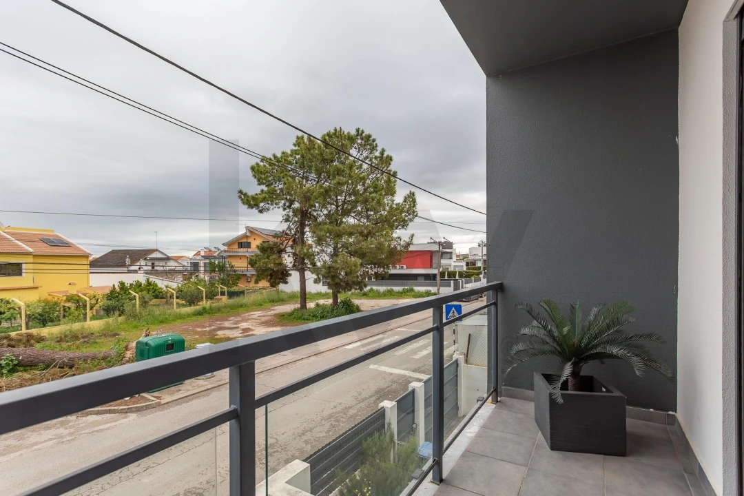 Moradia T4 para Venda em Fernao Ferro Foto 42