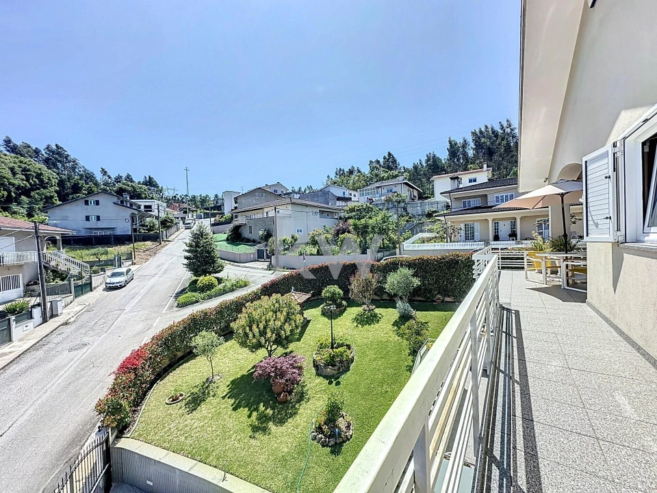 Moradia T4 para Venda em Caldas de São Jorge e Pigeiros Foto 8