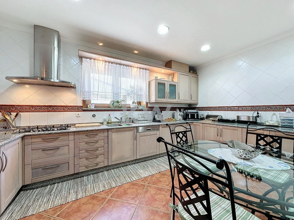 Moradia T4 para Venda em Caldas de São Jorge e Pigeiros Foto 16