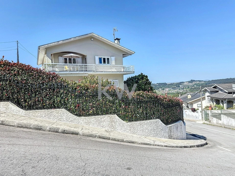 Moradia T4 para Venda em Caldas de São Jorge e Pigeiros Foto 13