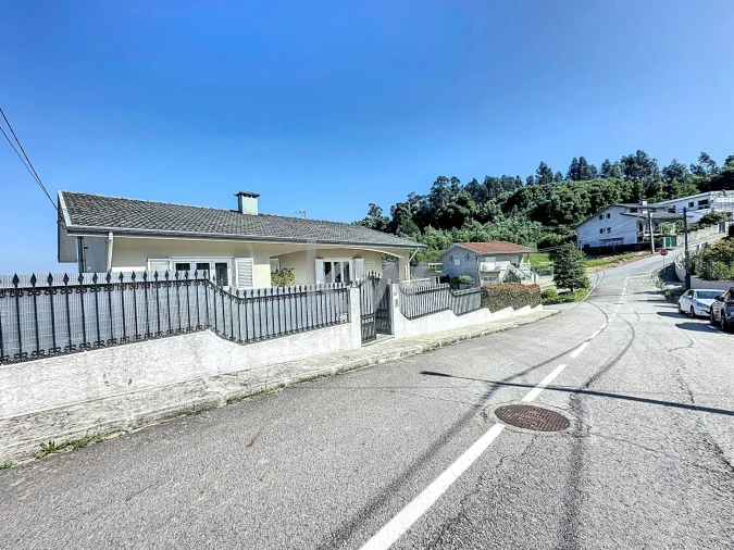 Moradia T4 para Venda em Caldas de São Jorge e Pigeiros Foto 45