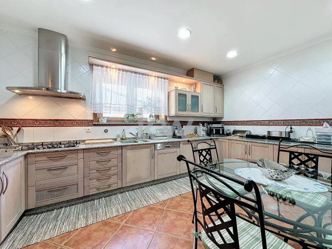 Moradia T4 para Venda em Caldas de São Jorge e Pigeiros Foto 16