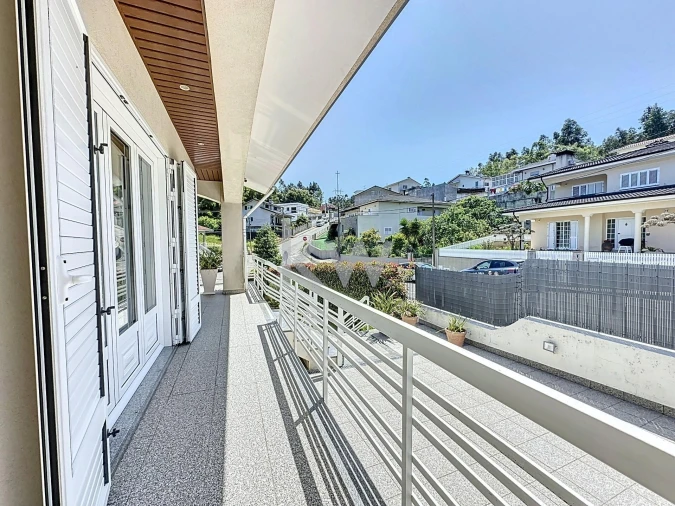 Moradia T4 para Venda em Caldas de São Jorge e Pigeiros Foto 6